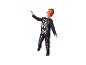 Jongen in zwart skeletpak met pompoenmasker, poserend voor Halloween.