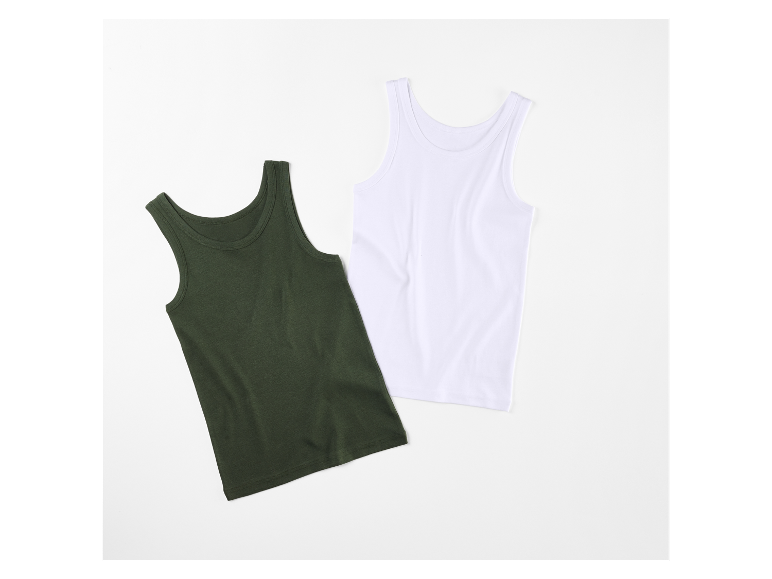 Twee effen tanktops, één olijfgroen en één wit.