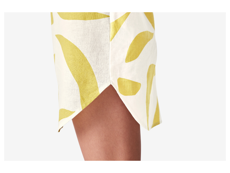 Kort linnen jurkje met abstracte mosterdgele print.