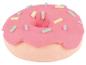 Een roze donut met gekleurde sprinkles