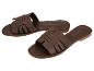 Bruine platte sandalen met gevlochten details op de band.