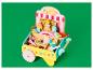 Houten speelgoed snoepwinkelwagen met diverse speelgoedzoetigheden zoals lolly's, gummibeertjes en popcorn.