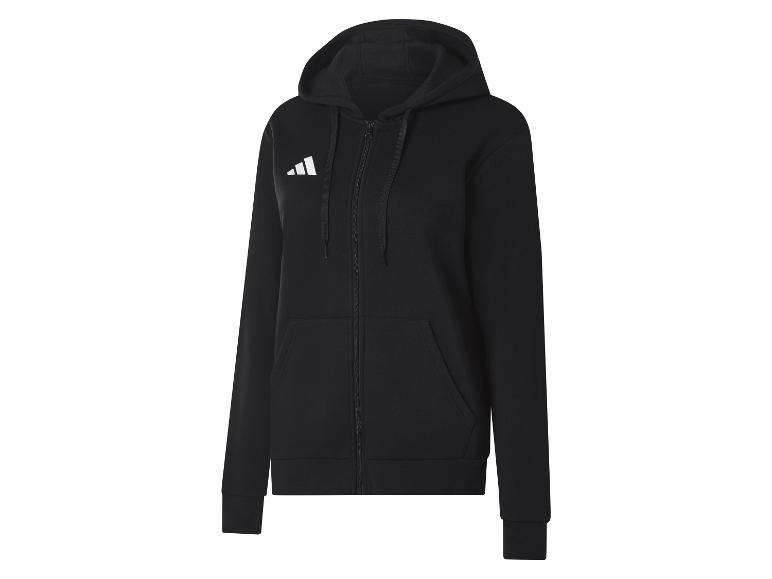 Zwarte hoodie met rits en wit logo op de borst.