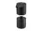 Zwarte zeepdispenser met afneembare fles.