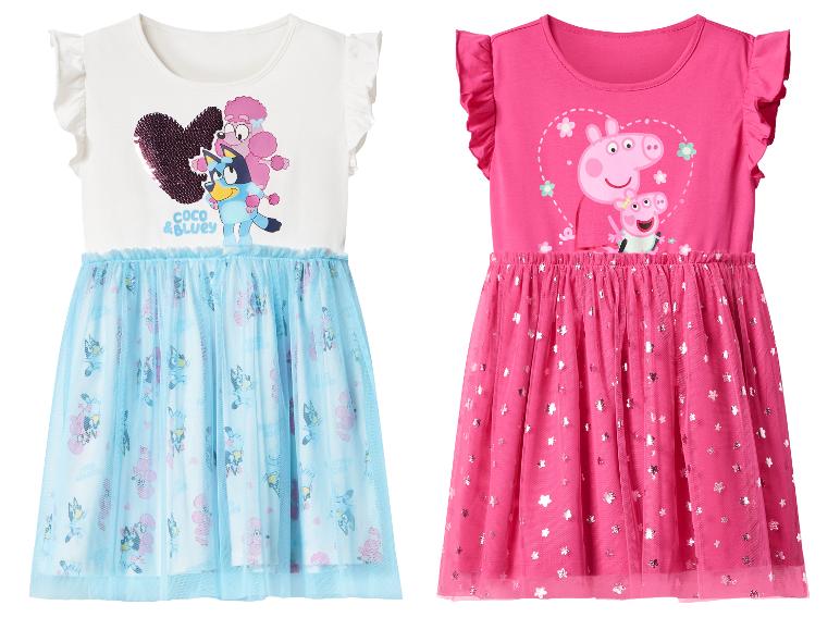 Twee meisjesjurken: één wit met Bluey en Coco, één roze met Peppa Pig.