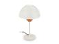 Witte tafellamp met koepelvormige kap en ronde voet, met een houten accent.