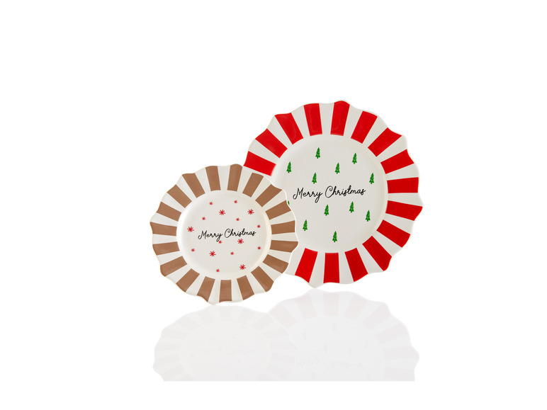 Twee kerstservies met rood-witte en bruin-witte strepen.
