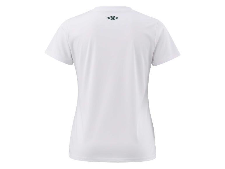Wit sport T-shirt met korte mouwen en een klein groen logo in de nek.