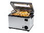 Friteuse met frietjes in de mand, temperatuurinstellingen en stroomindicatoren.