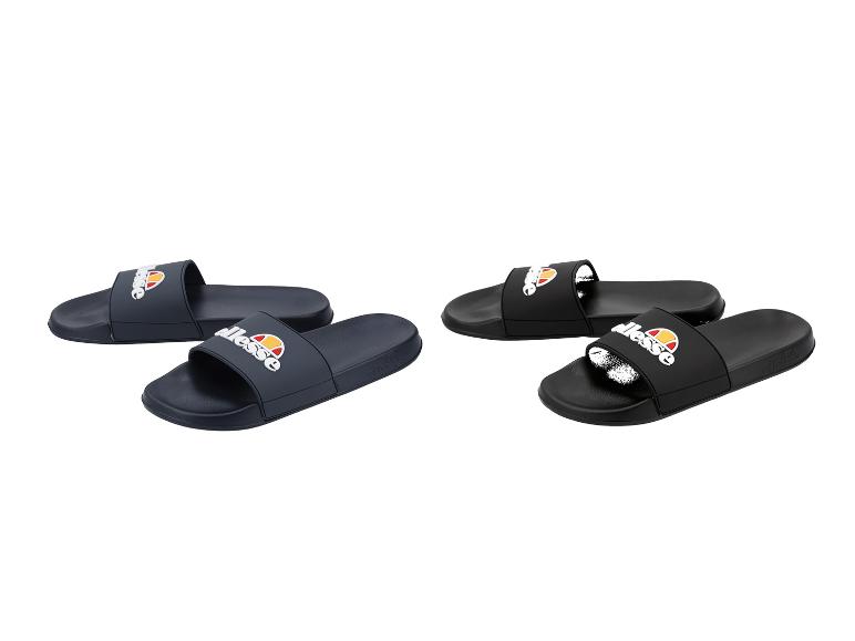Ellesse slippers in zwart en donkerblauw.