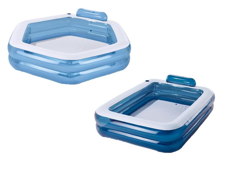 Blauw-witte opblaasbare zwembaden voor kinderen.