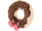 Pluche donutknuffel met bruine glazuur en een roze strik.