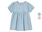Korte spijkerjurk voor meisjes, verkrijgbaar in blauw en roze.