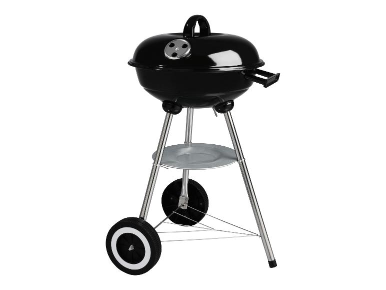 Zwarte kogelbarbecue met wielen en een zilveren asopvangbak