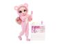Rainbow High pop in roze pyjama met huidverzorgingsaccessoires.