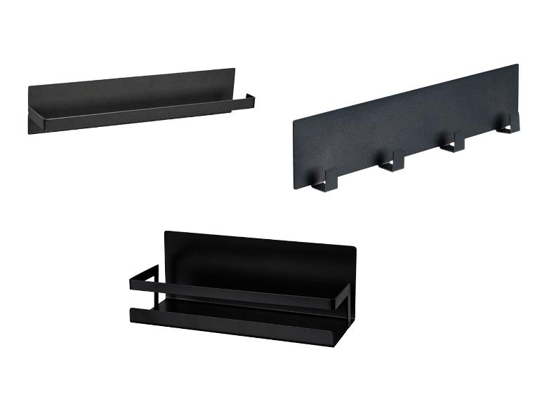 Drie zwarte metalen planken voor de keuken of badkamer.