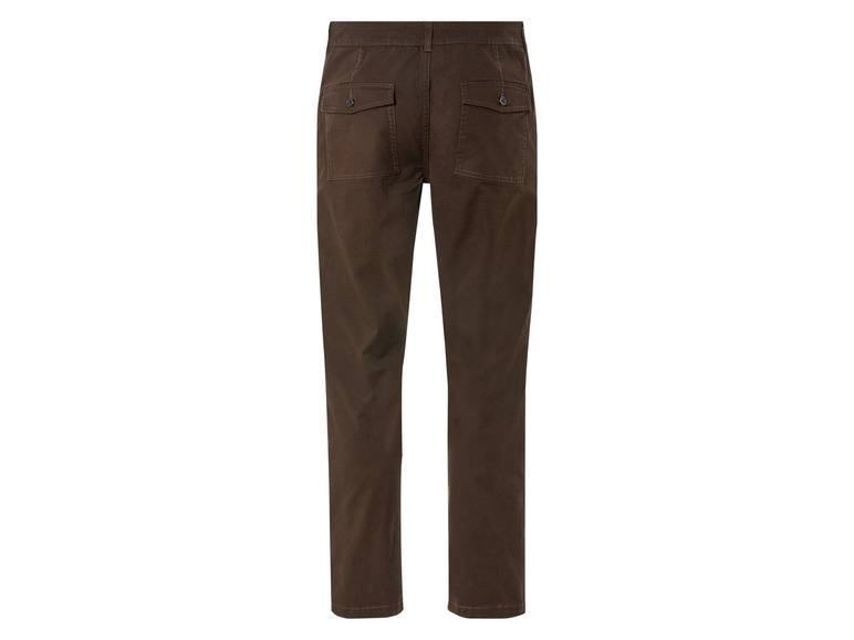 Bruine chino broek met twee achterzakken.