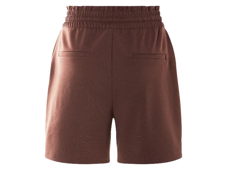Bruine shorts met elastische tailleband.