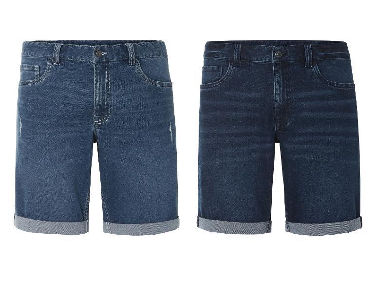 Twee jeans shorts; een lichte en een donkere wassing.