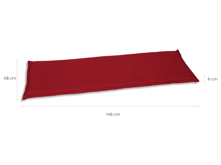 Rode kussen voor een bank of stoel, 146 cm breed en 48 cm diep.