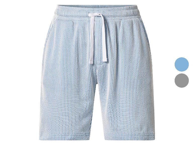 Blauw-wit gestreepte korte broek met wit trekkoord.
