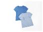 Twee kindert-shirts: een blauwe en een lichtblauwe met een toekan.