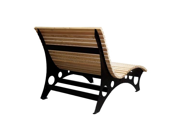 Moderne tuinbank van hout en metaal