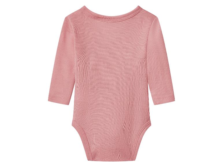 Effen roze babyromper met lange mouwen