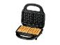 Wafelijzer met twee goudbruine wafels