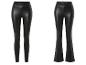 Zwarte leggings en flared broek van imitatieleer.