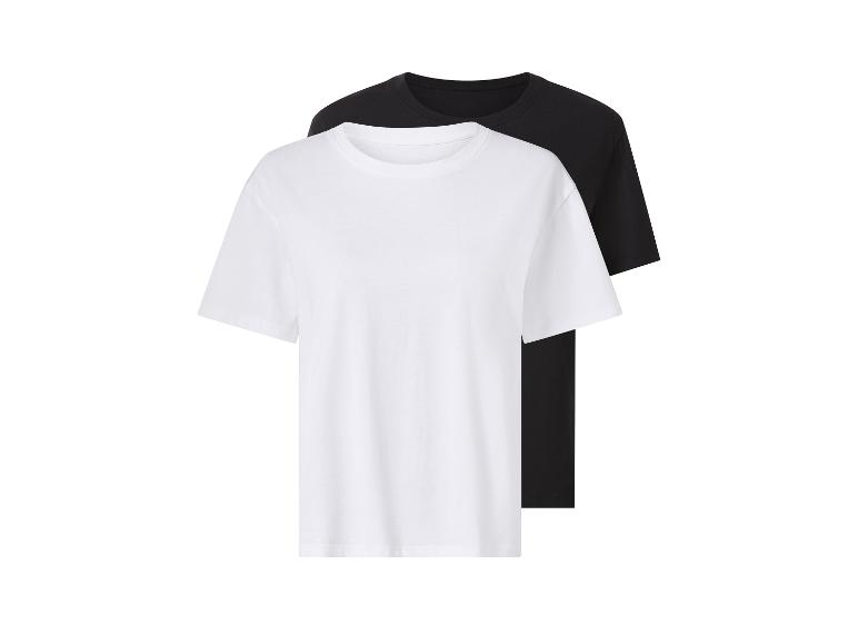 Twee T-shirts met korte mouwen, één wit en één zwart, achter elkaar geplaatst.
