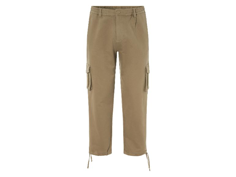 Beige cargo broek met elastiek in de taille.