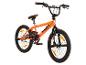 Oranje BMX-fiets met zwarte accenten en reflecterende pedalen.