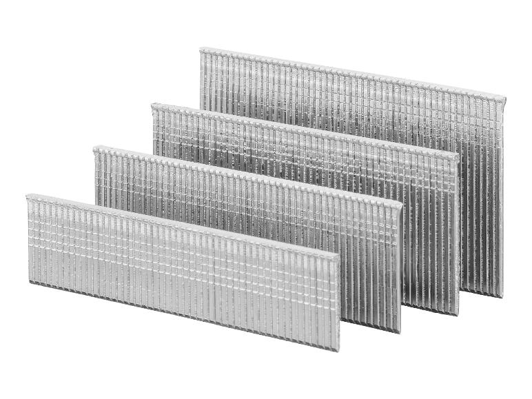 Vier strips met spijkers voor een tacker.