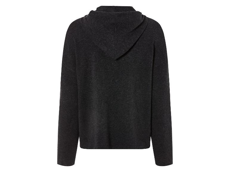 Een donkergrijze trui met capuchon.