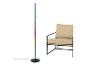Kleurrijke LED-vloerlamp en beige fauteuil op een witte achtergrond.