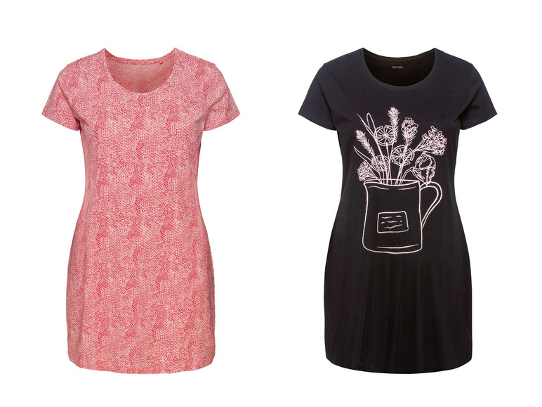 Twee t-shirts voor dames: een met een roze stippenpatroon en een met een bloemenprint.