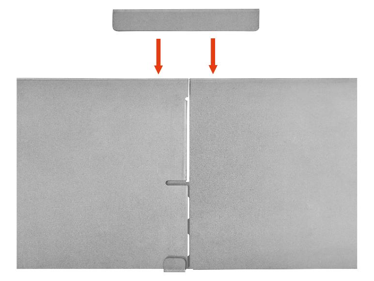 Twee grijze metalen panelen met een verbindingsstuk en pijlen die montage aangeven