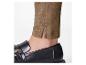 Bruine broek met zwarte loafers