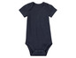 Een donkerblauwe baby romper met korte mouwen.