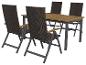 Tuinmeubelset met bruine rotan stoelen en houten tafel.