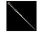 Zilverkleurige Harry Potter-toverstaf replica van The Noble Collection op een zwarte achtergrond.