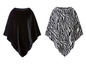 Twee wollen ponchos, één zwart en één met zebraprint.