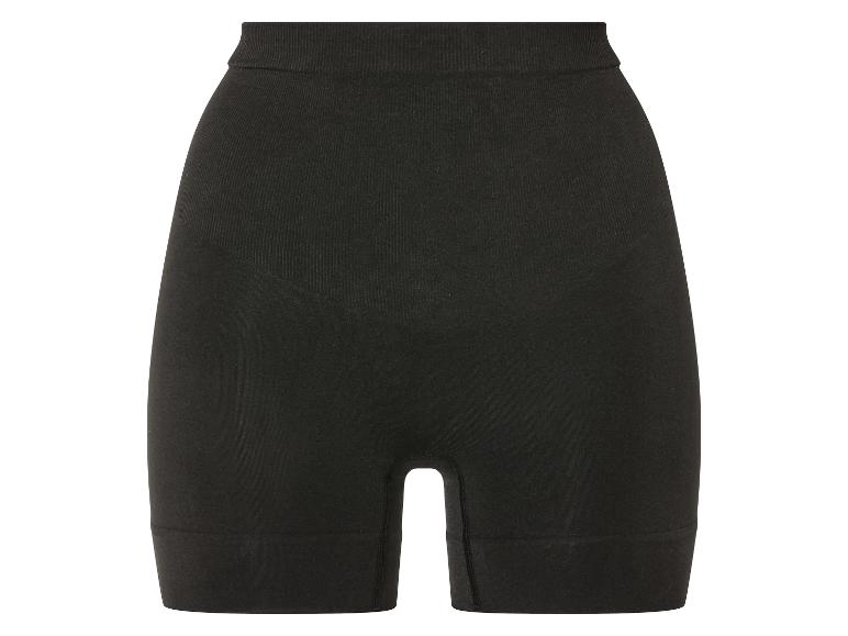 Zwarte, naadloze, taille-vormende onderbroek.