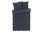 Donkerblauwe beddengoedset: dekbedovertrek en kussenslopen.