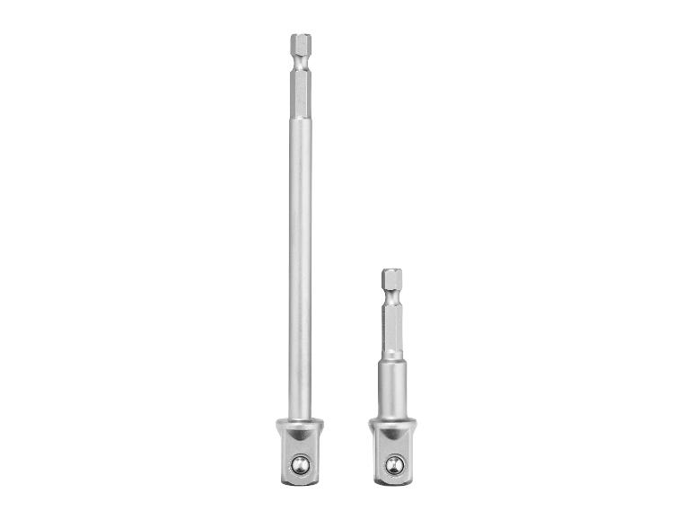 Twee metalen zeskantige dopsleuteladapters op een witte achtergrond.