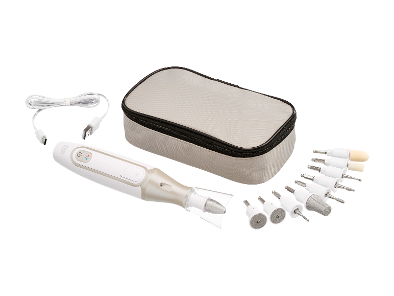 Clear Beauty manicure- en pedicureset met etui en diverse opzetstukken.