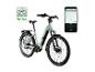 Groene elektrische fiets met smartphone-app voor navigatie en ritgegevens.