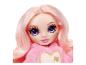 Rainbow High pop met roze haar en roze pluche pyjama met gouden hart.