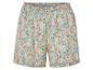 Bloemen shorts, zomerse boho stijl.